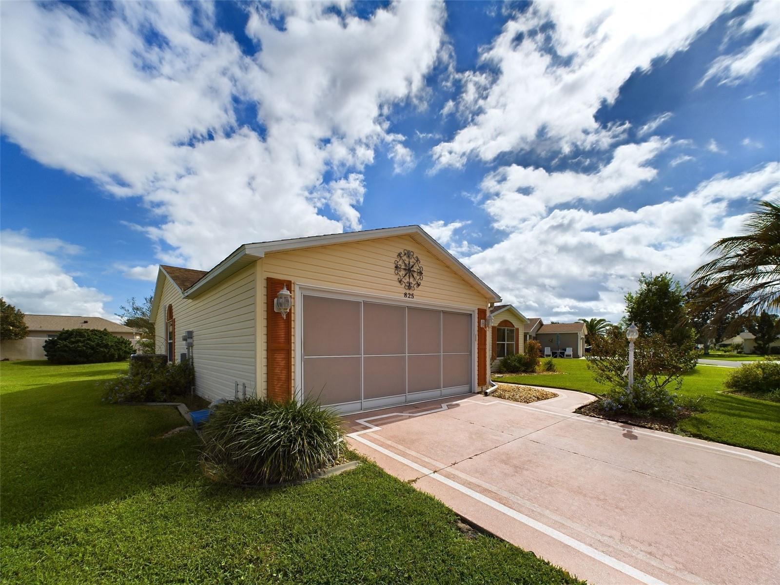 825 CAMINO DEL REY DR