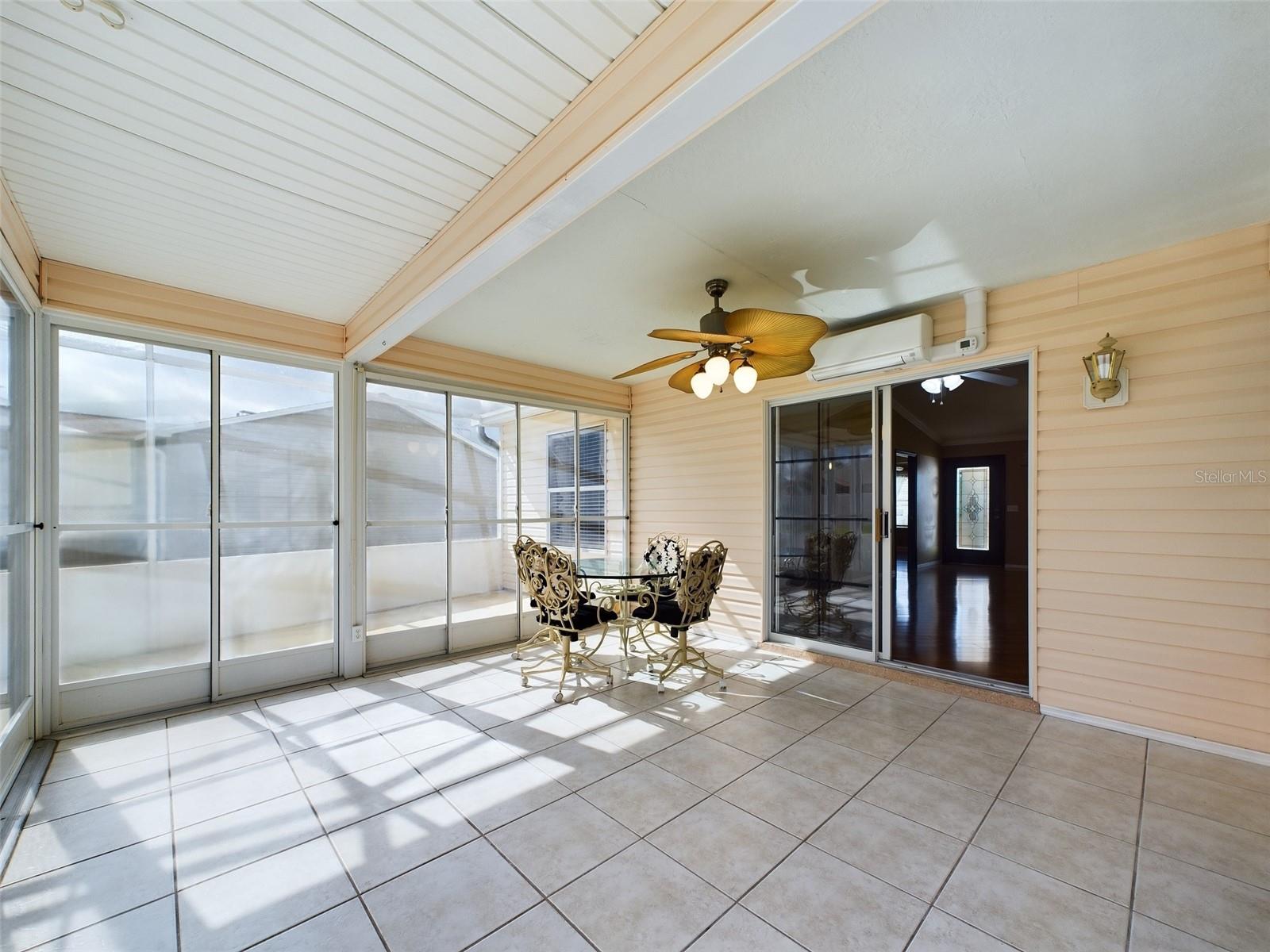 825 CAMINO DEL REY DR