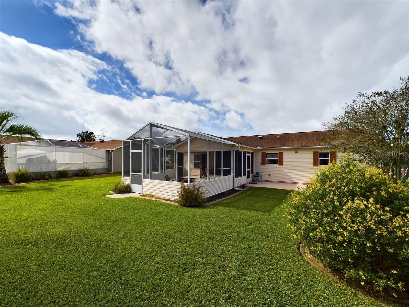 825 CAMINO DEL REY DR