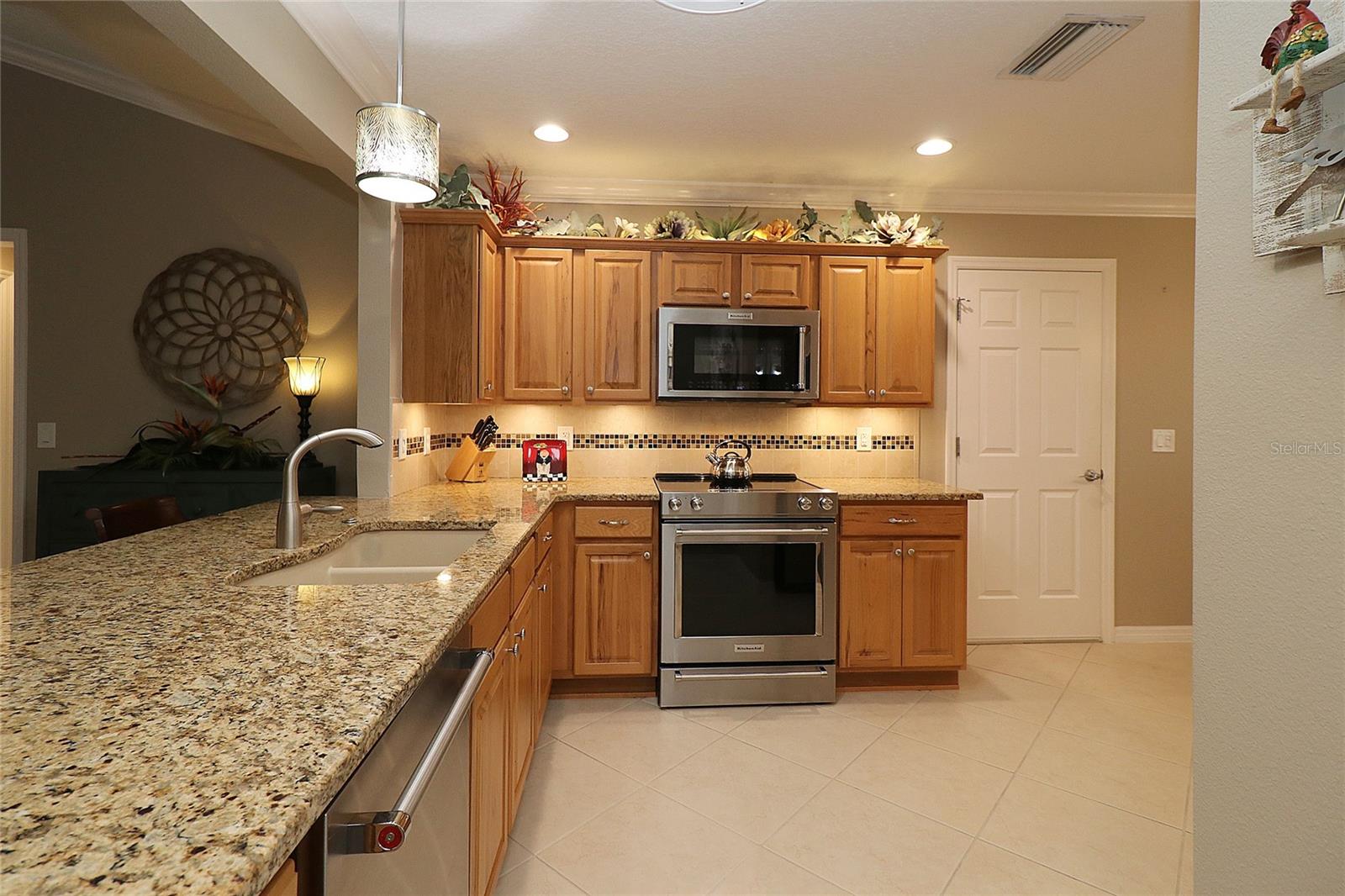 1189 HOMELAND PARK ST