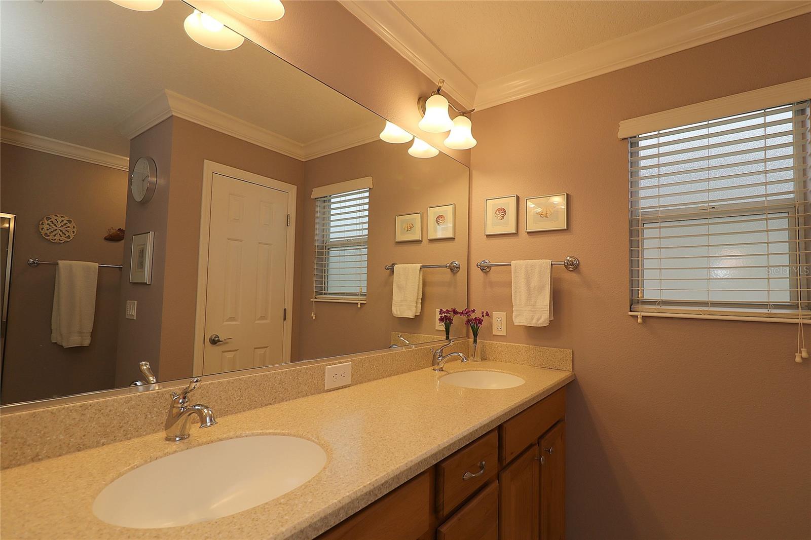 1189 HOMELAND PARK ST