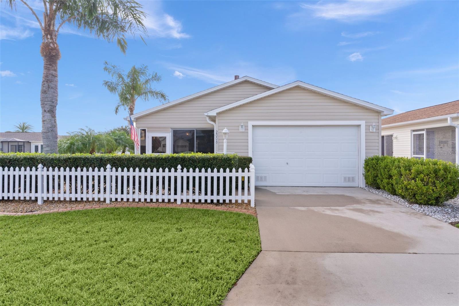 2306 OAK BEND PL