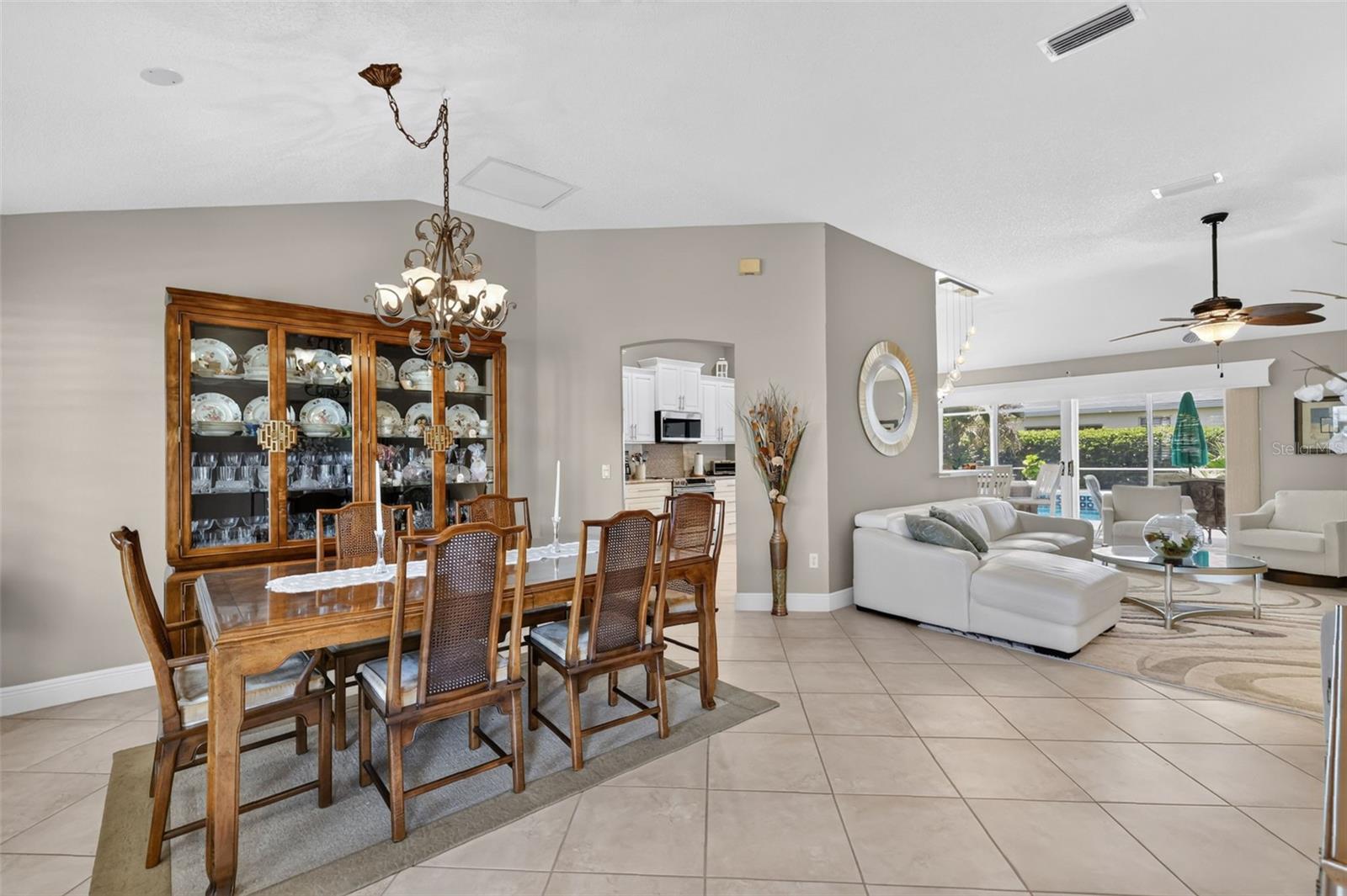 1808 SANTANA WAY
