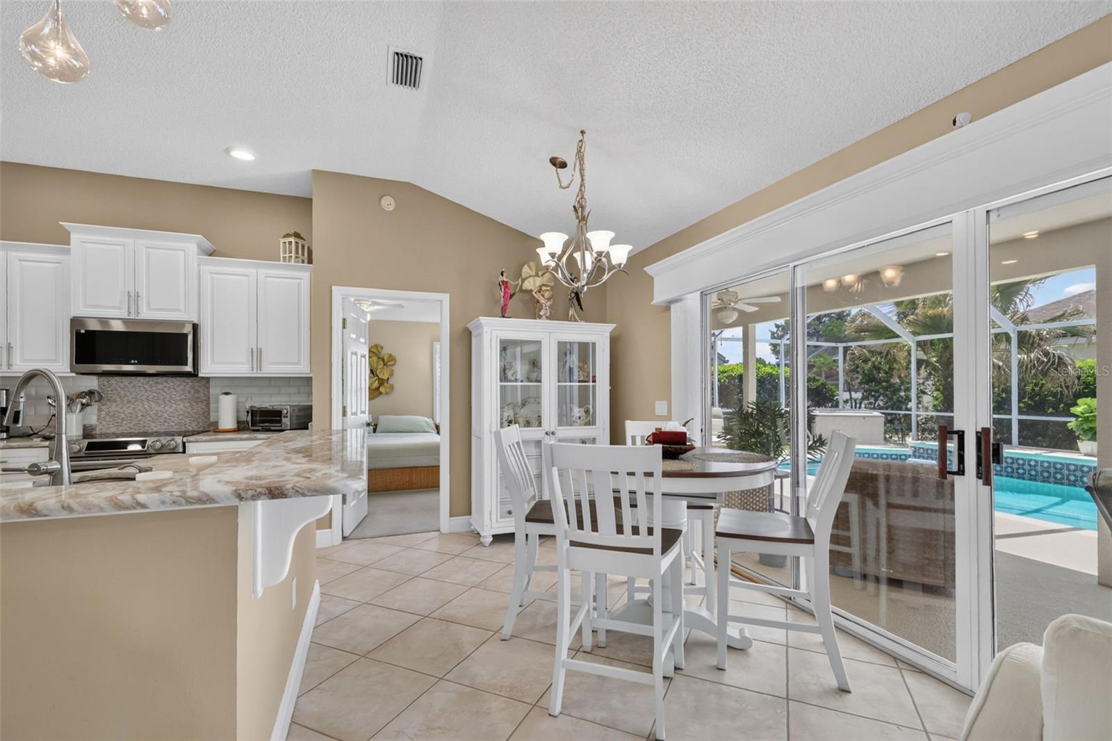 1808 SANTANA WAY