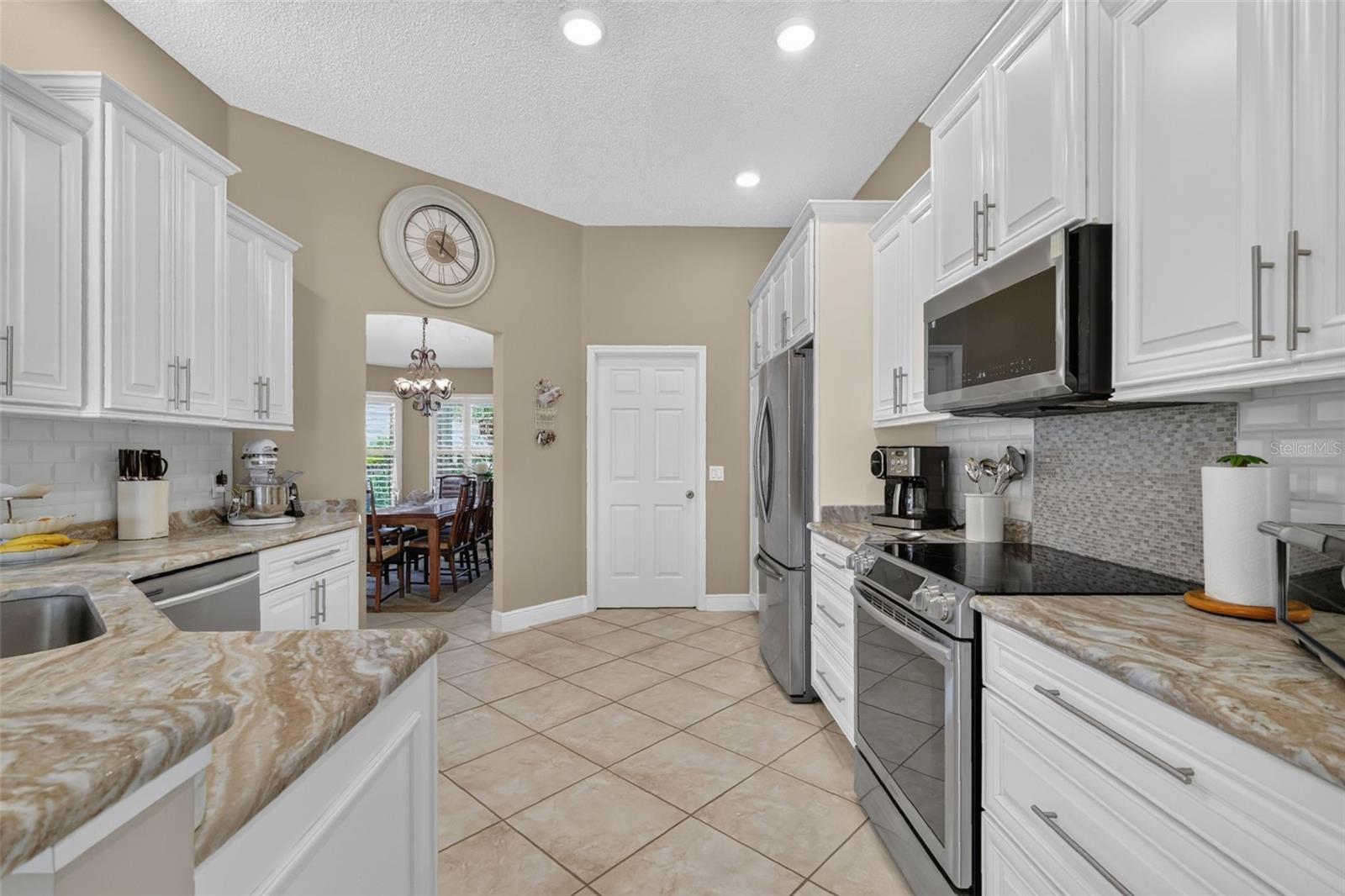 1808 SANTANA WAY