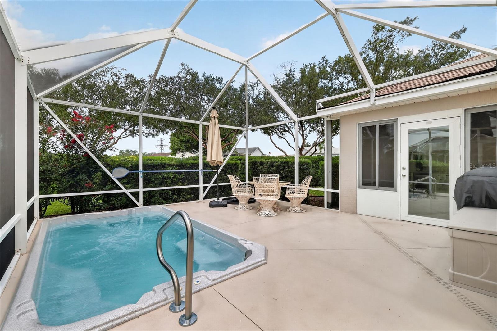 1218 CAMERO DR