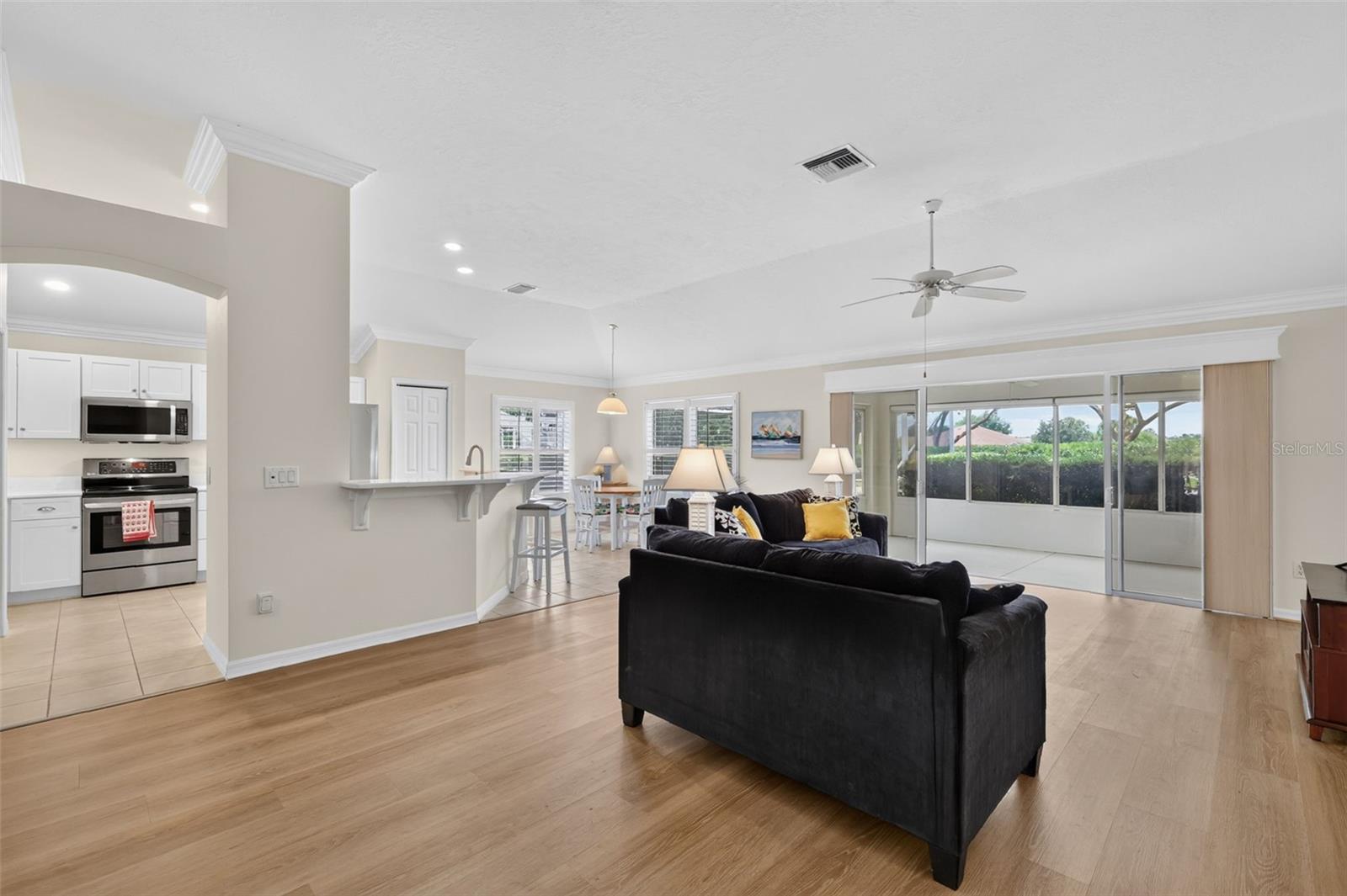1218 CAMERO DR