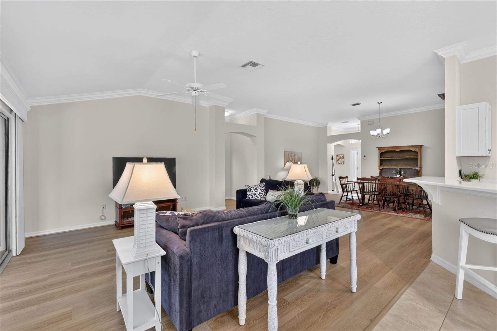 1218 CAMERO DR