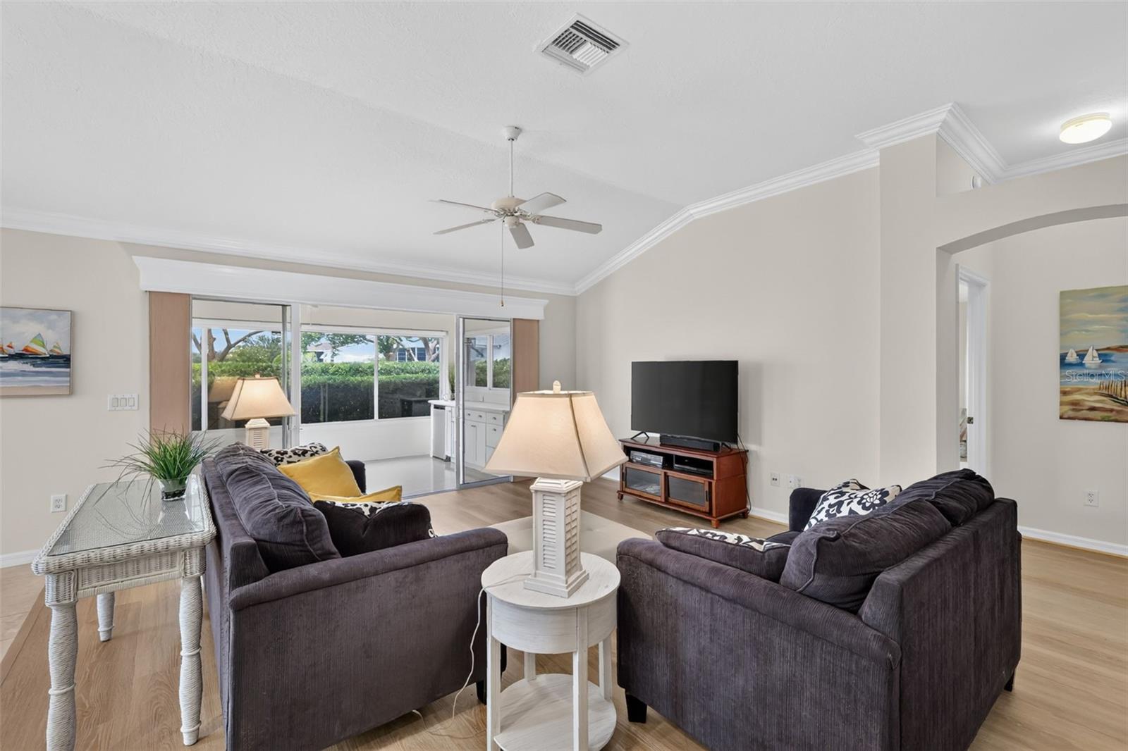 1218 CAMERO DR