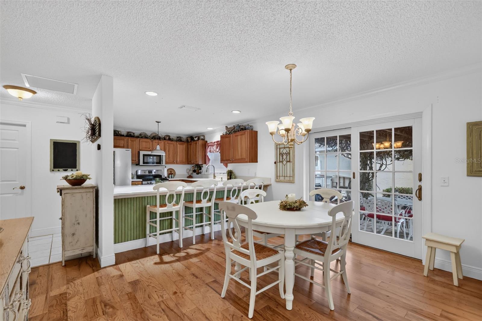 1863 DALTON DR