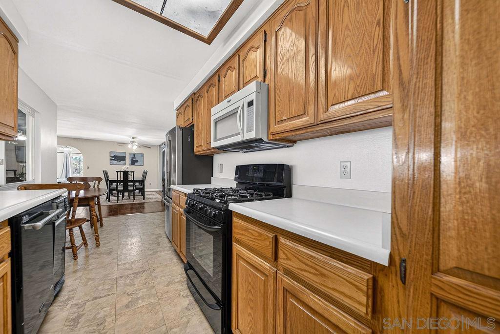 3498 Agosto St