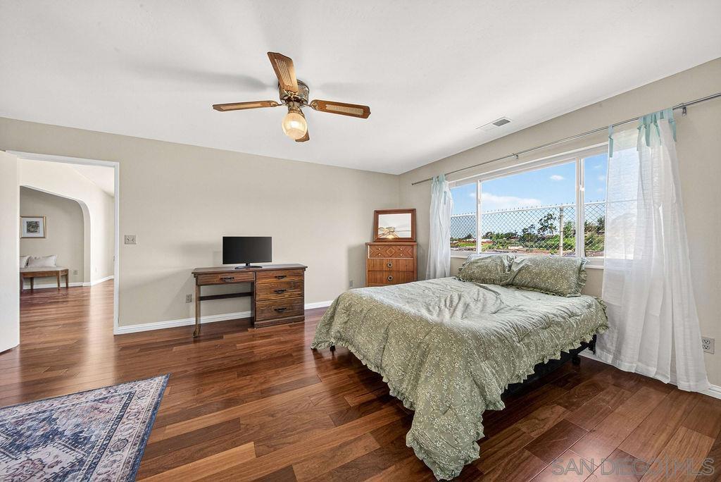3498 Agosto St