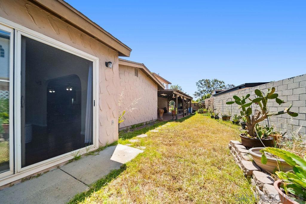 3498 Agosto St