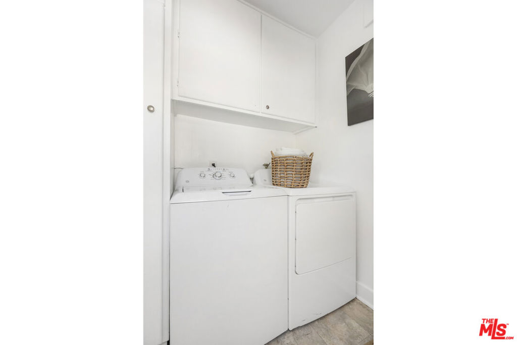 971 N St Andrews Place