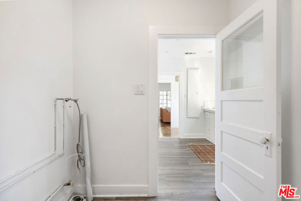 971 N St Andrews Place