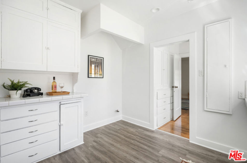 971 N St Andrews Place