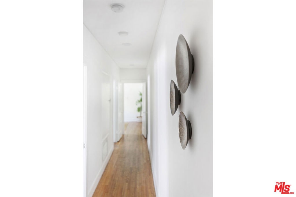 971 N St Andrews Place