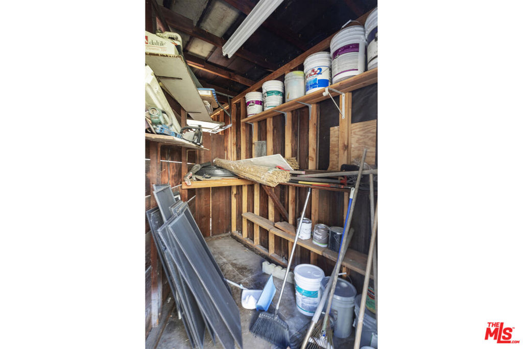 971 N St Andrews Place