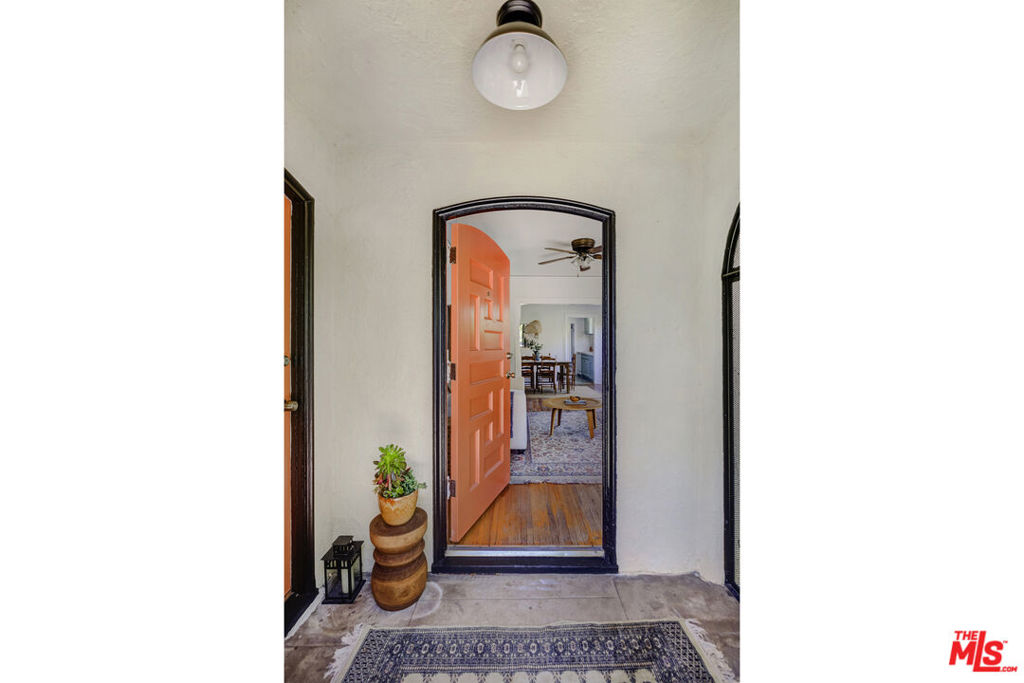 971 N St Andrews Place