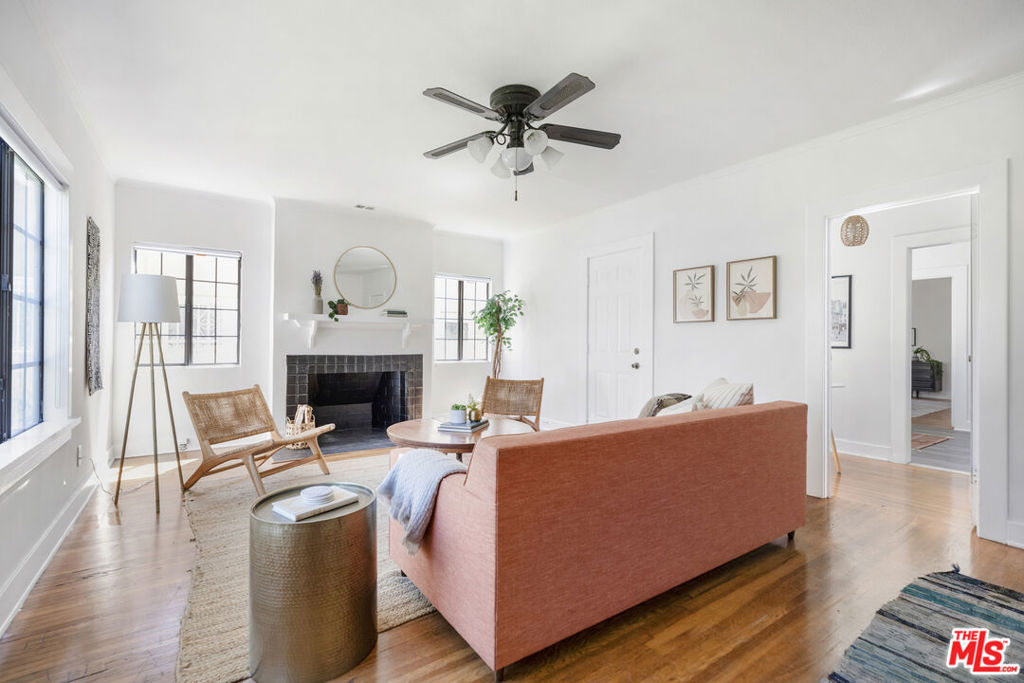 971 N St Andrews Place