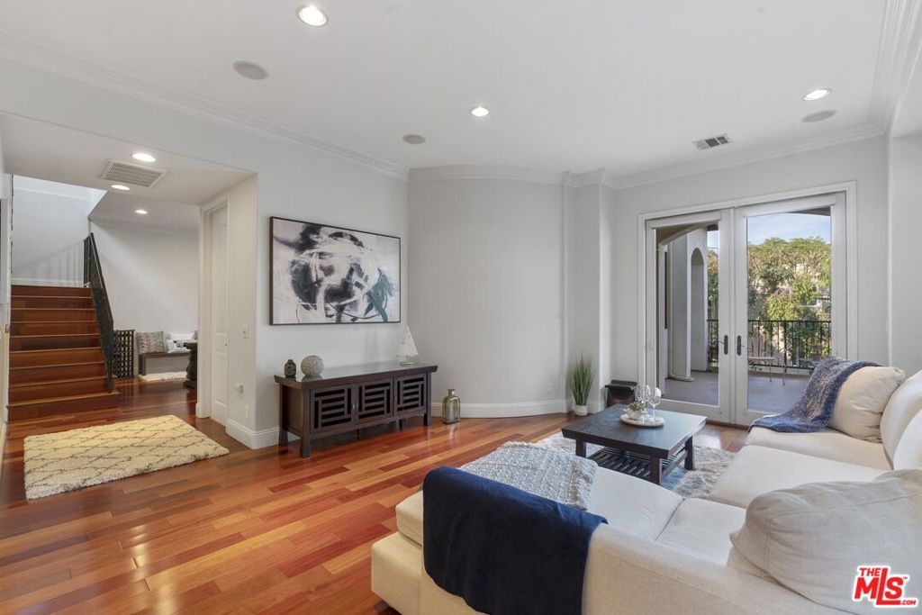 6944 Woodrow Wilson Drive