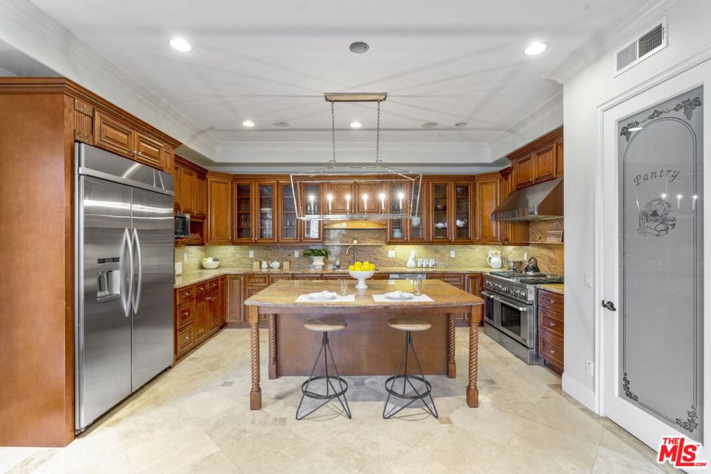 6944 Woodrow Wilson Drive