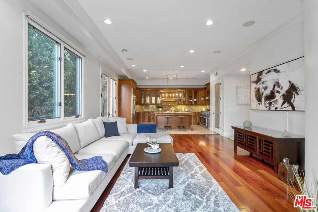 6944 Woodrow Wilson Drive