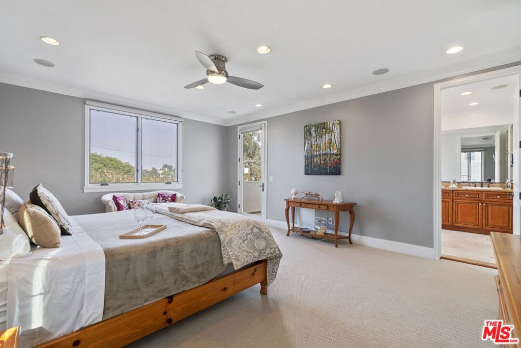 6944 Woodrow Wilson Drive