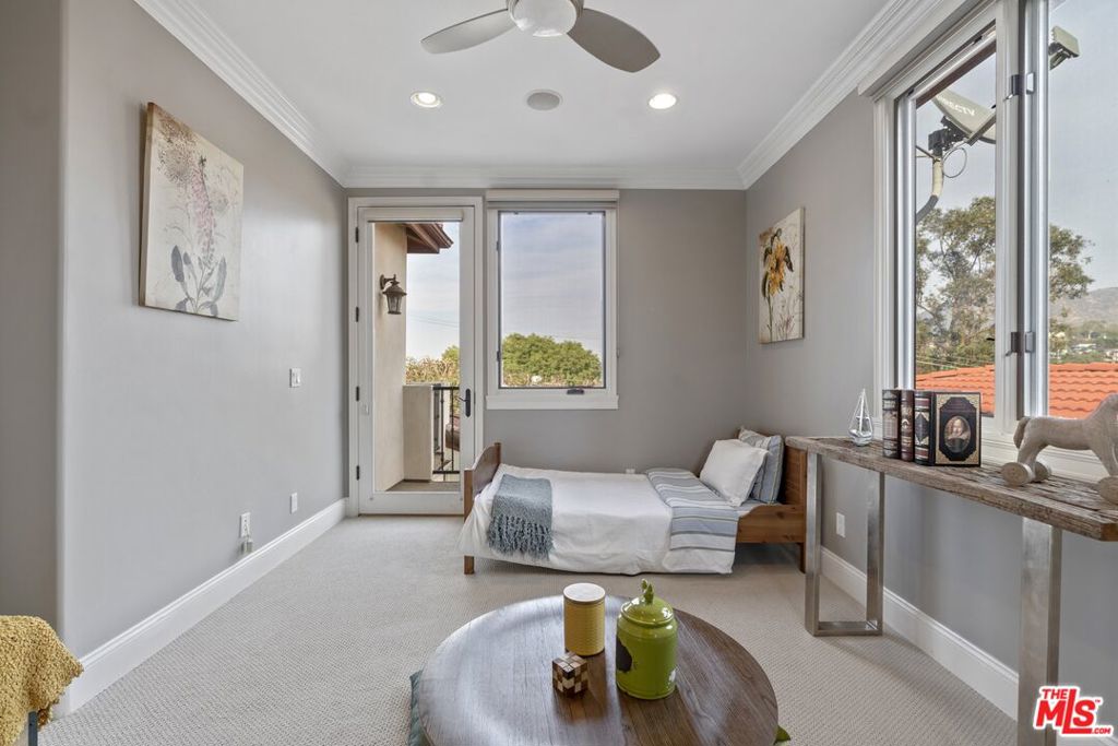 6944 Woodrow Wilson Drive