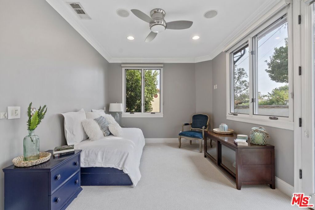 6944 Woodrow Wilson Drive