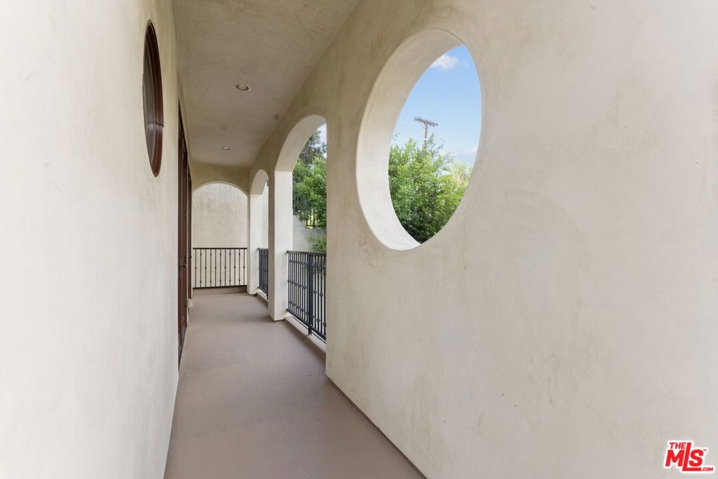 6944 Woodrow Wilson Drive