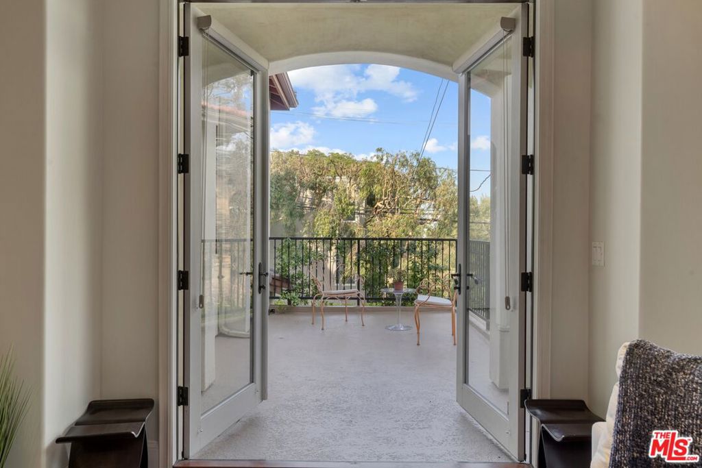 6944 Woodrow Wilson Drive