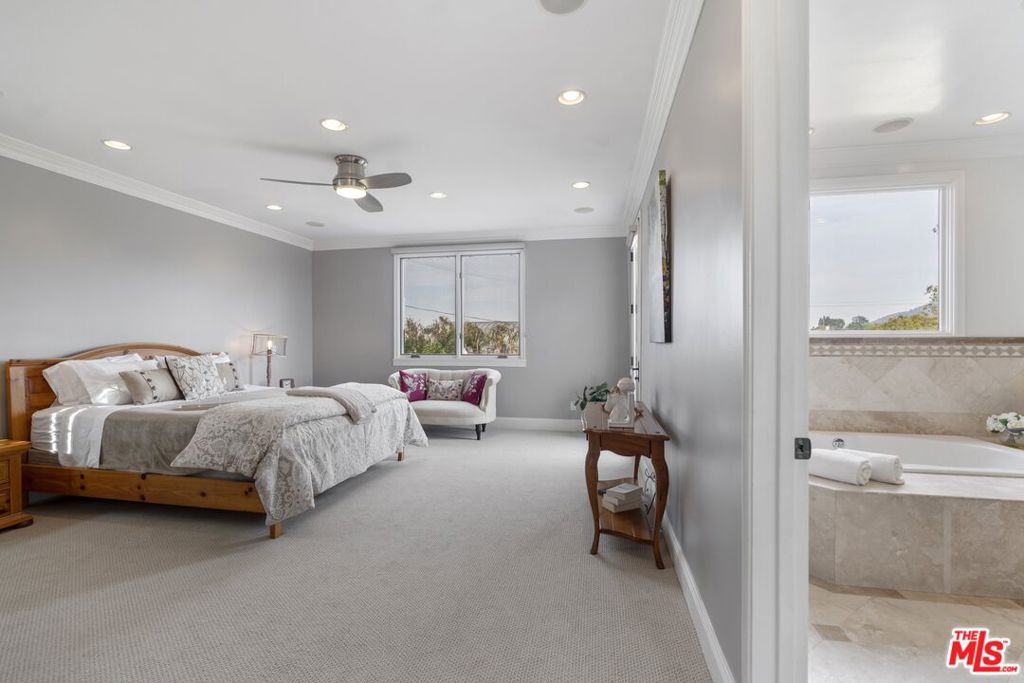 6944 Woodrow Wilson Drive