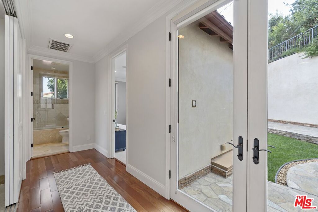6944 Woodrow Wilson Drive