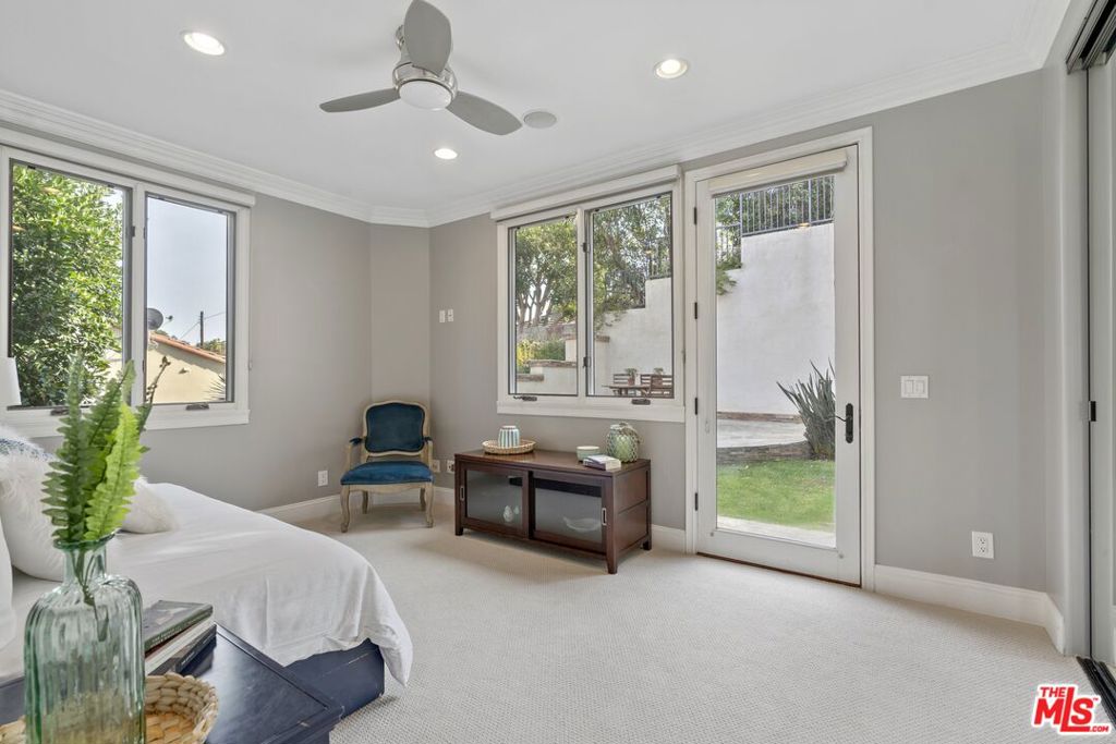 6944 Woodrow Wilson Drive