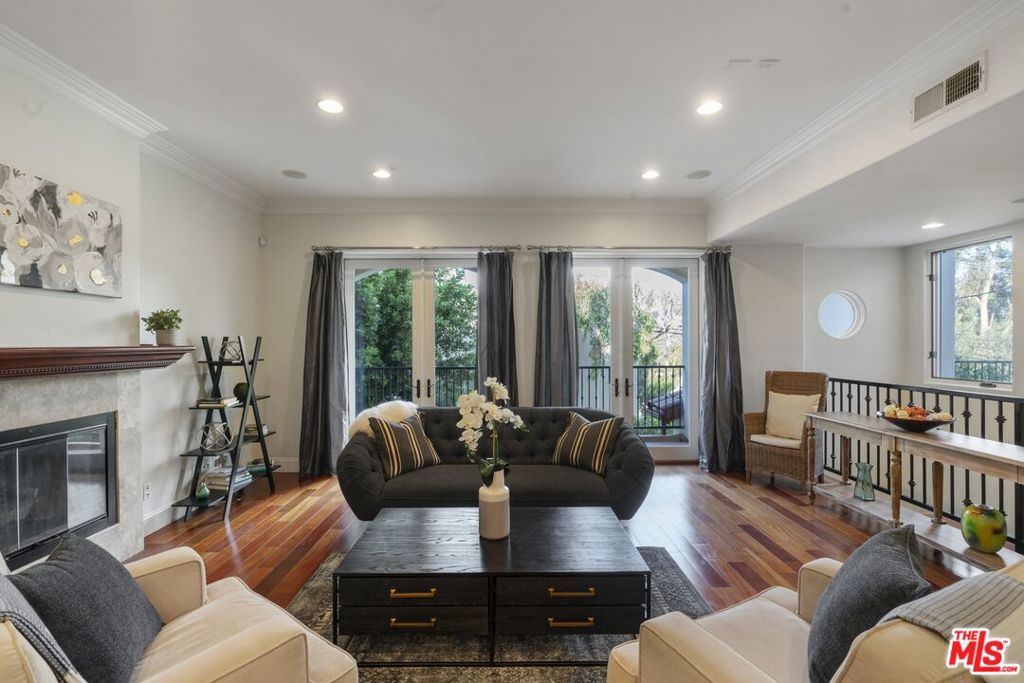 6944 Woodrow Wilson Drive