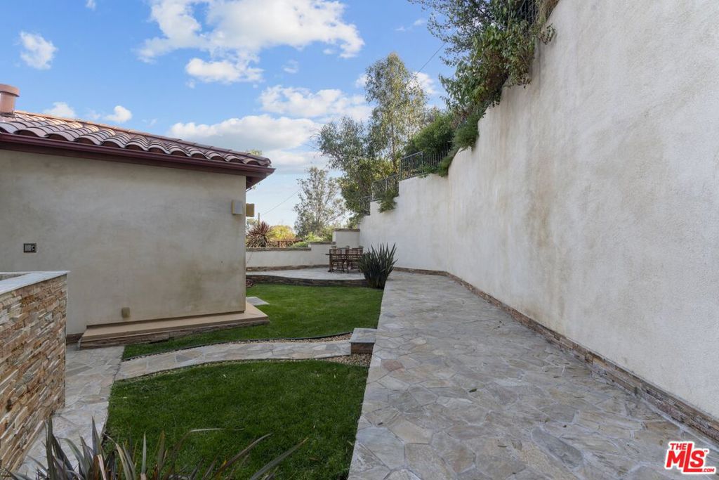 6944 Woodrow Wilson Drive