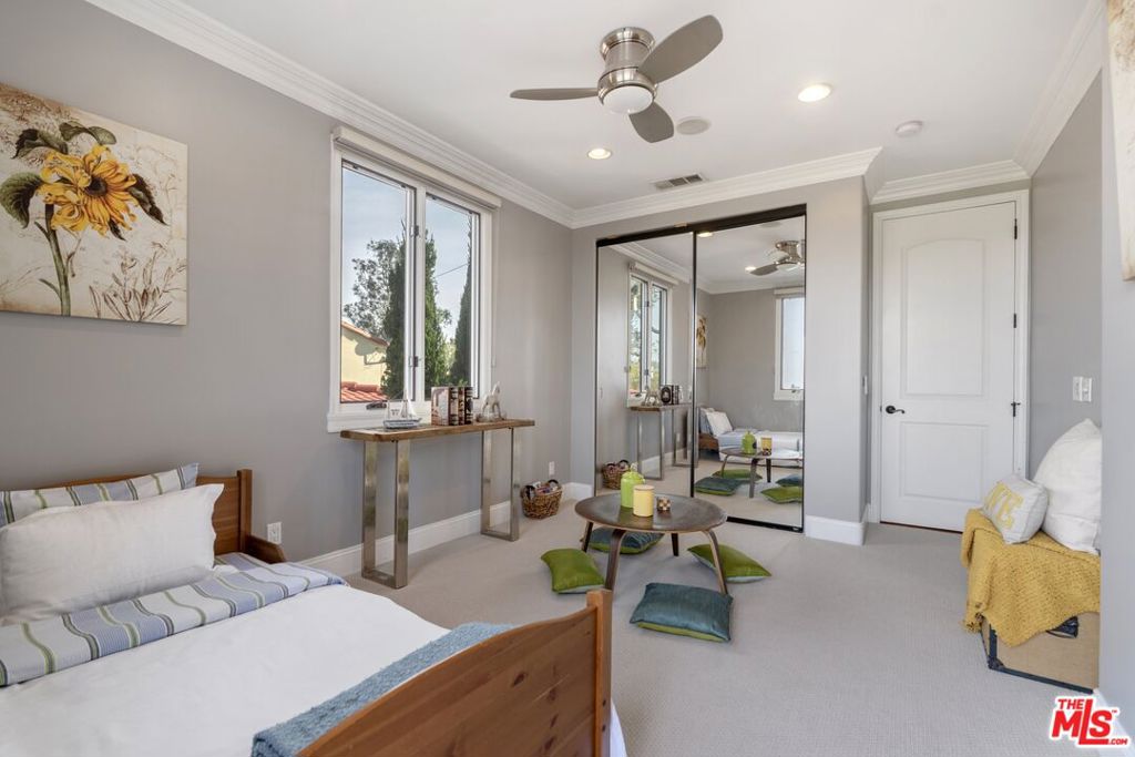 6944 Woodrow Wilson Drive