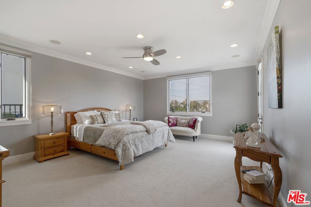 6944 Woodrow Wilson Drive