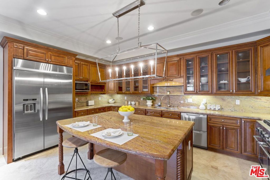6944 Woodrow Wilson Drive