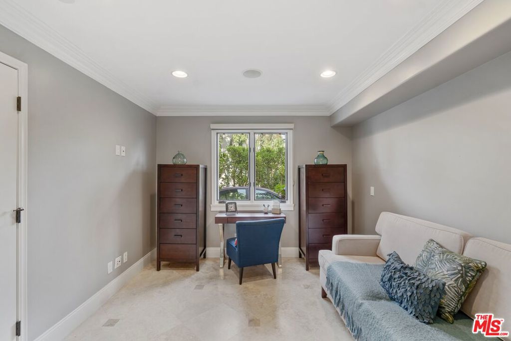 6944 Woodrow Wilson Drive