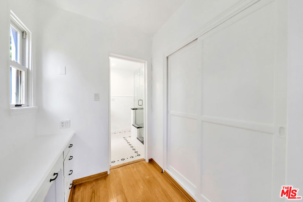 7907 Hollywood Boulevard