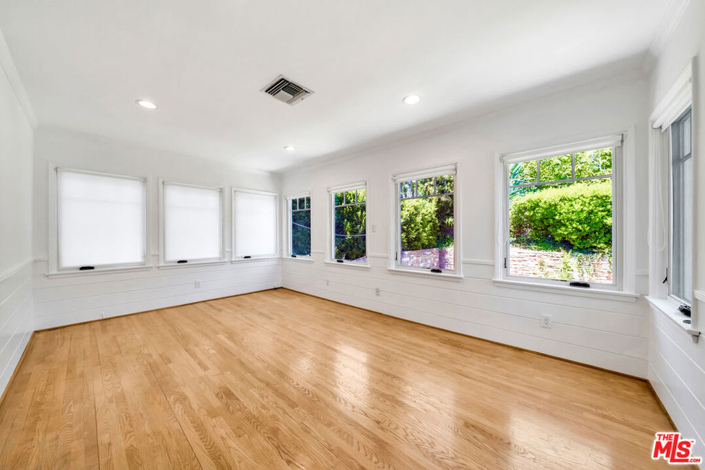 7907 Hollywood Boulevard