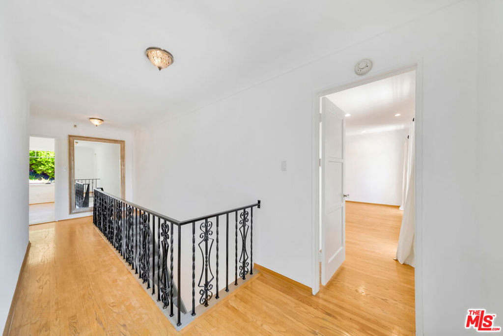 7907 Hollywood Boulevard