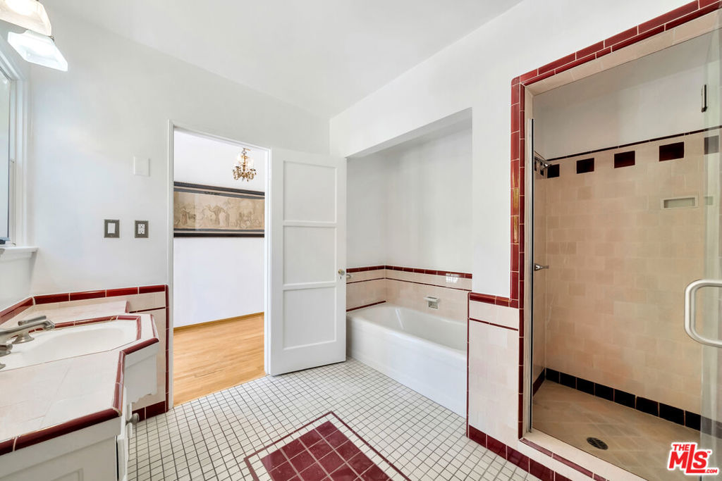 7907 Hollywood Boulevard