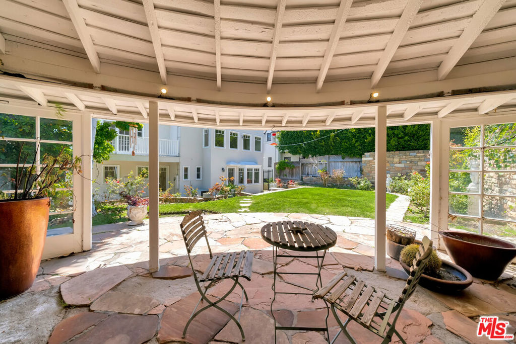 7907 Hollywood Boulevard