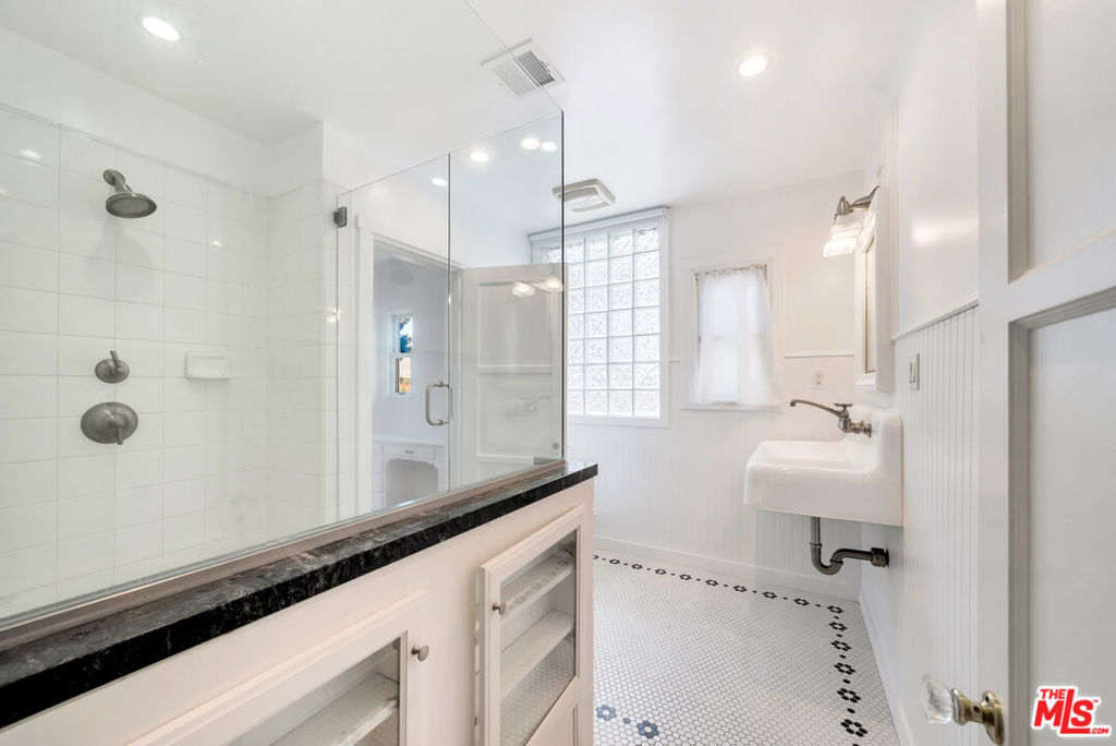 7907 Hollywood Boulevard