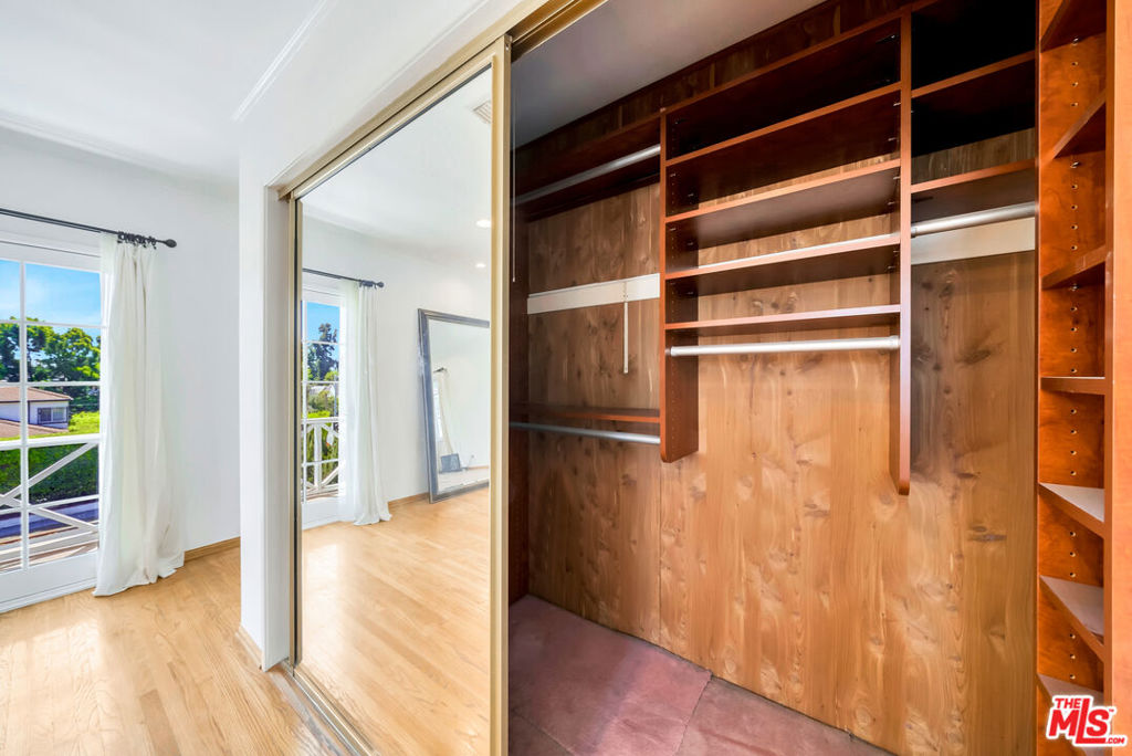 7907 Hollywood Boulevard