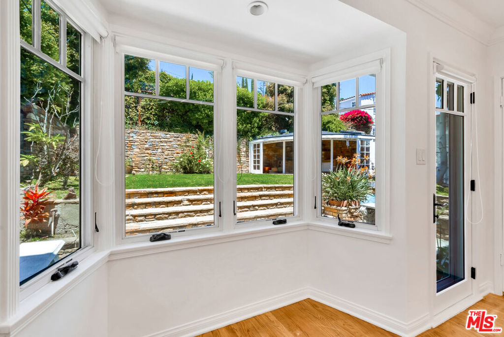 7907 Hollywood Boulevard