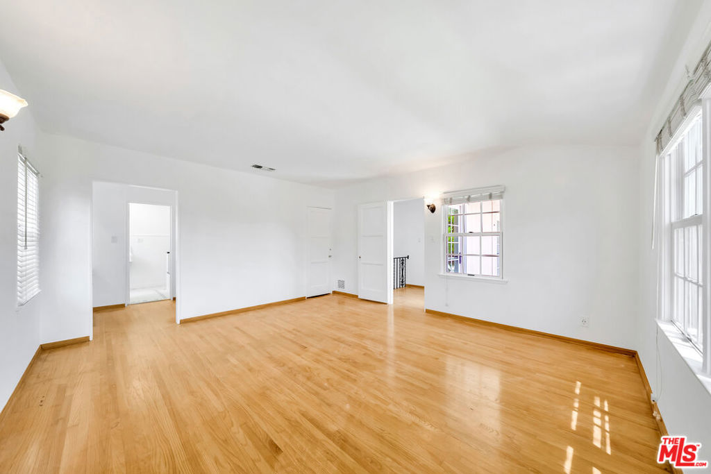 7907 Hollywood Boulevard